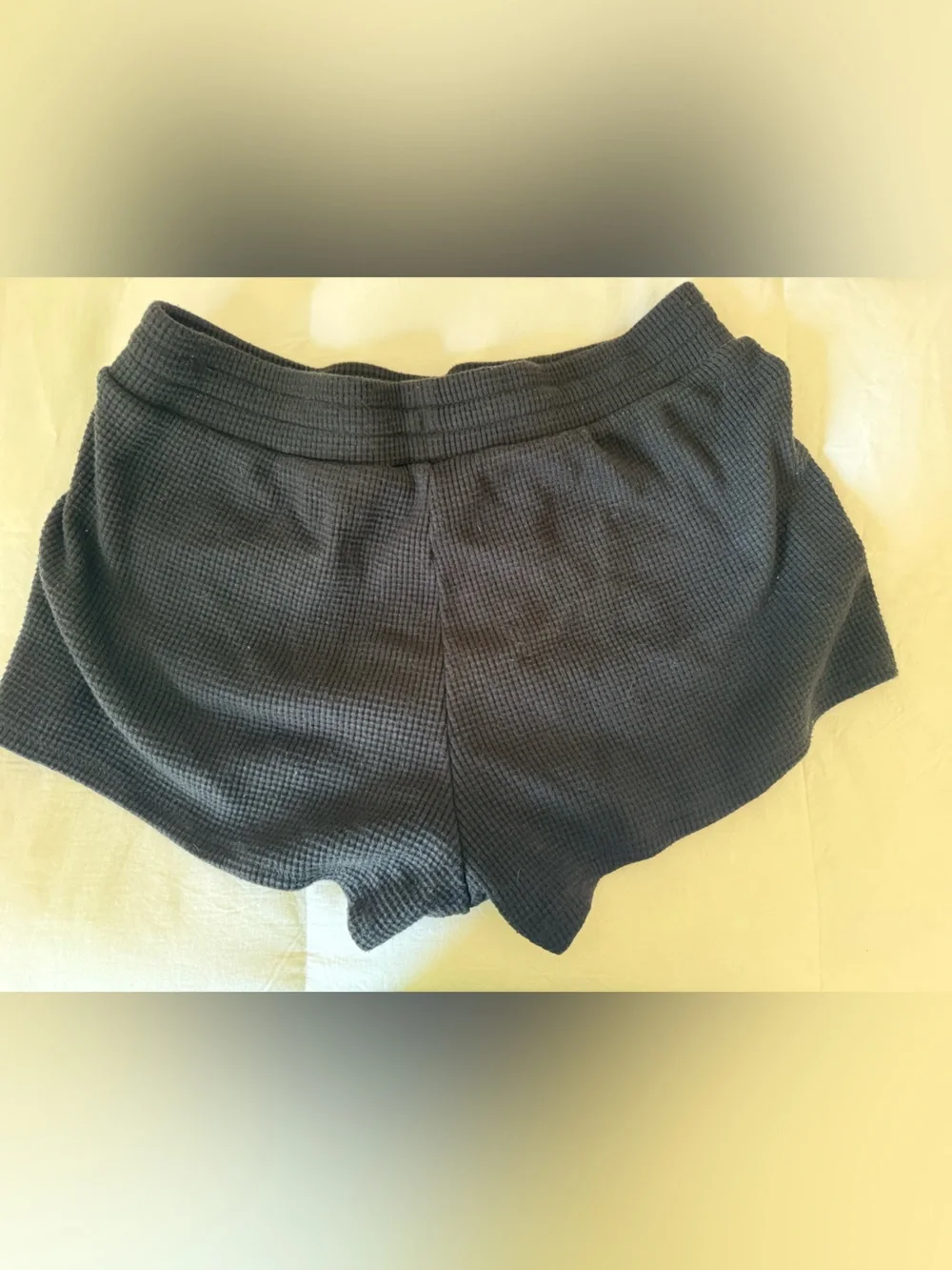 ALO Yoga Waffle Knit Black Ribbed Shorts.  Size Large.